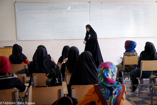 بـایـدها و نـبـایـدهای مواجهه با اســـاتــیــد کدامند؟